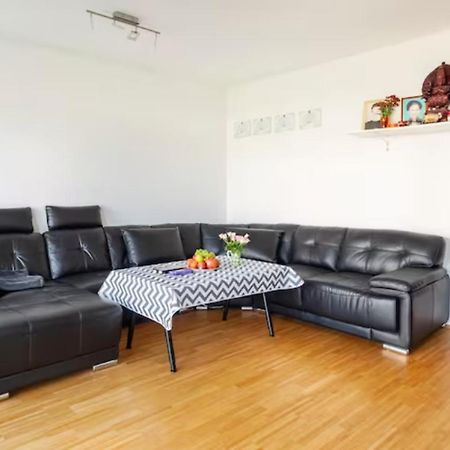 Privat Zimmer Richtung Messe Hannover Buitenkant foto