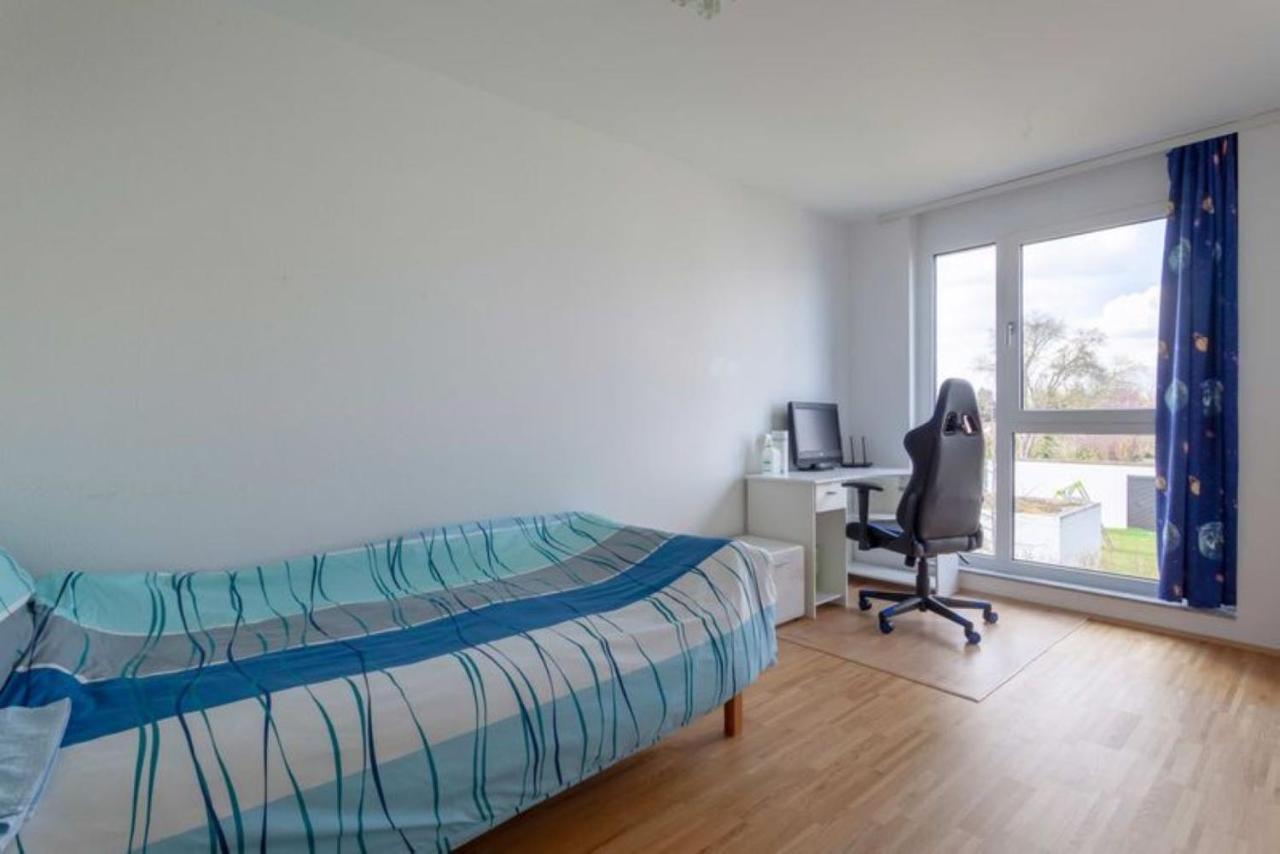 Privat Zimmer Richtung Messe Hannover Buitenkant foto