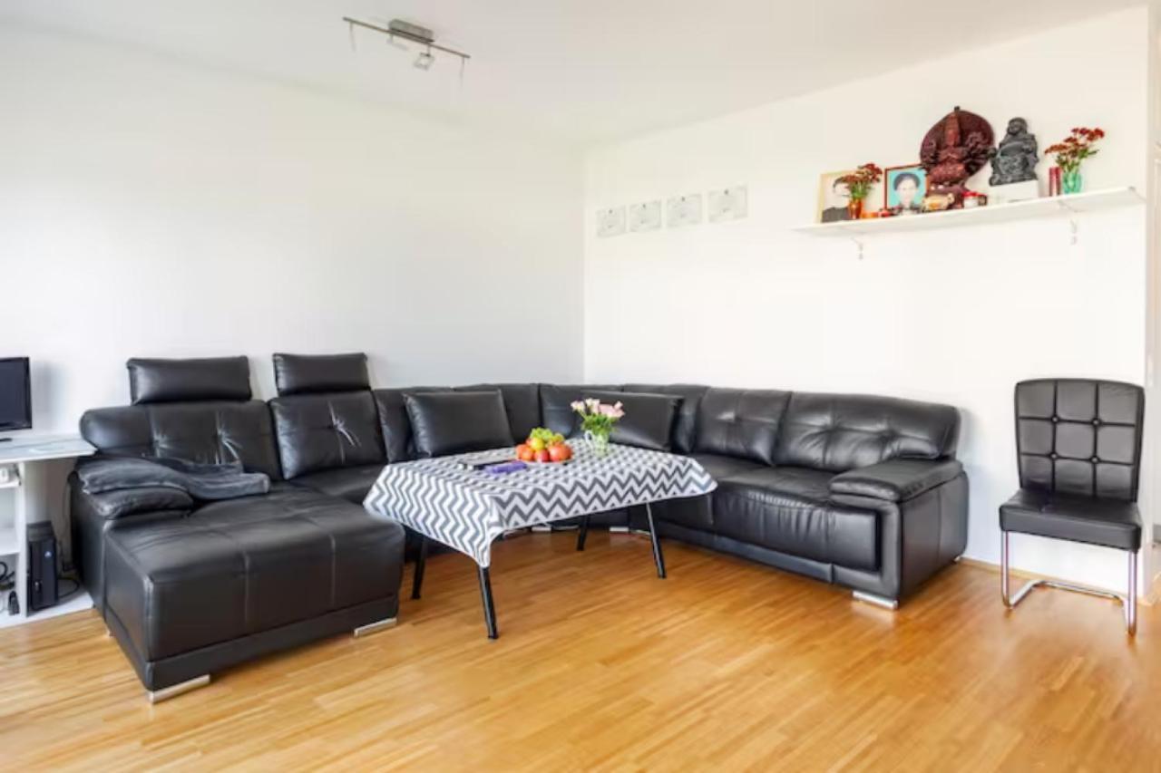Privat Zimmer Richtung Messe Hannover Buitenkant foto